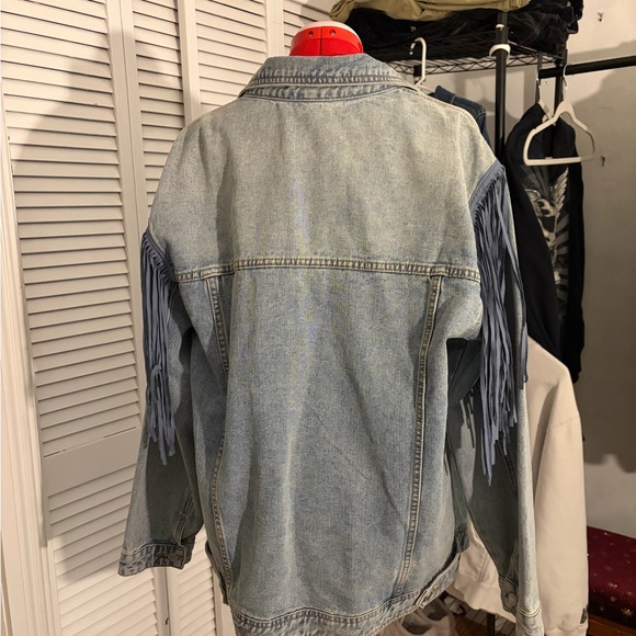 Women's Western Chic Denim Jacket with Fringe - Picture 2 of 5